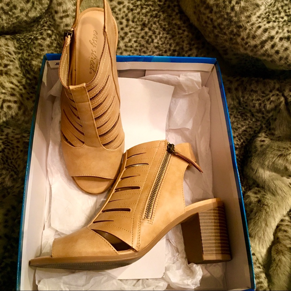 Easy Street Dress Sandals, 8 1/2W